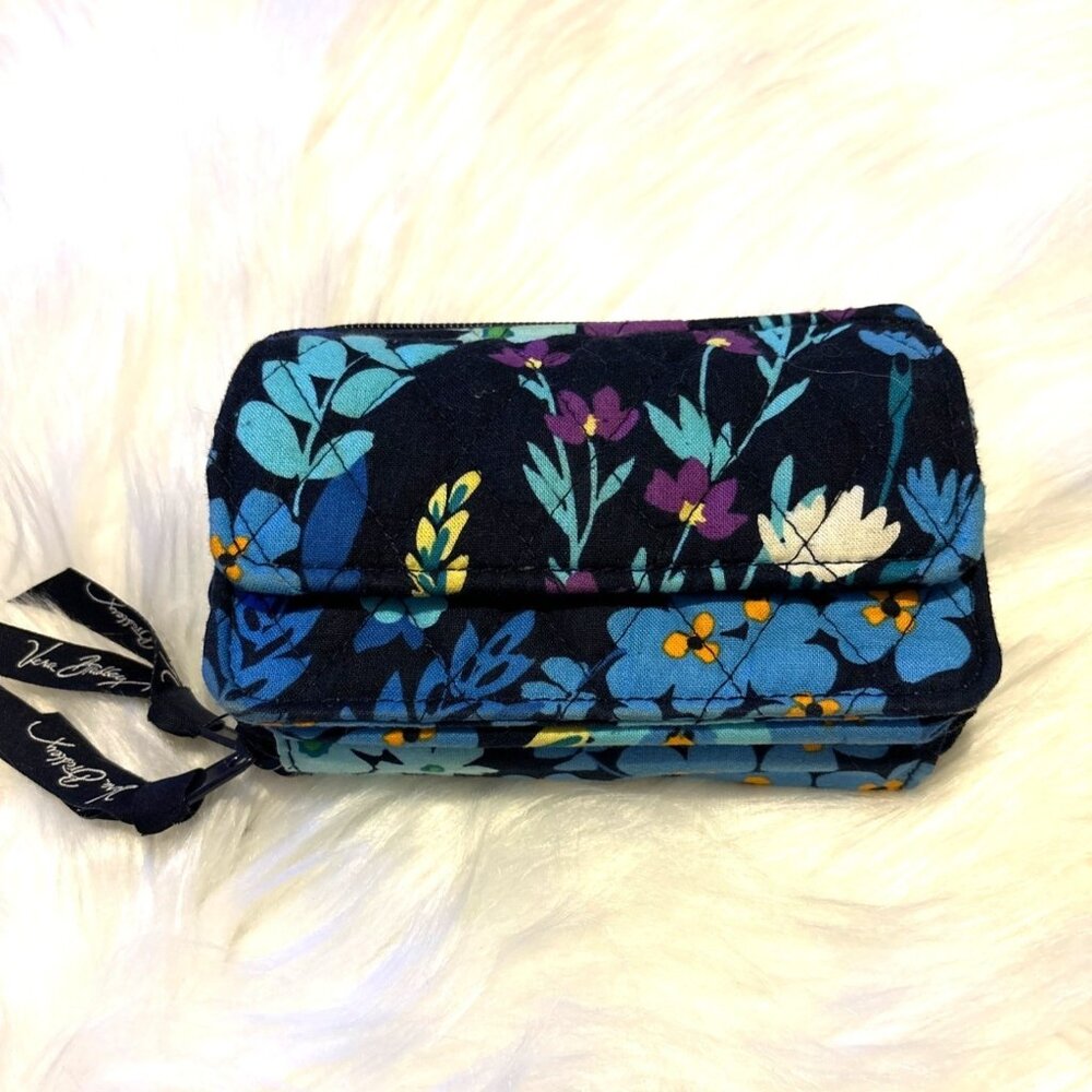 Vera Bradley Womens Floral Wallet Multiple Pockets Country Cottage Core Fairy